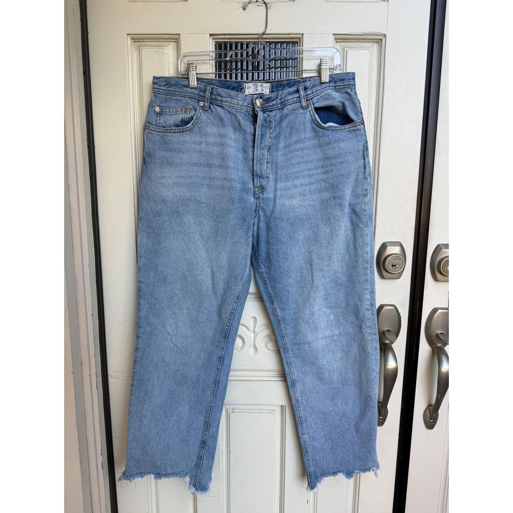 We The Free Free People Jeans Light Wash Straight Leg Raw Hem Button Fly Size 31